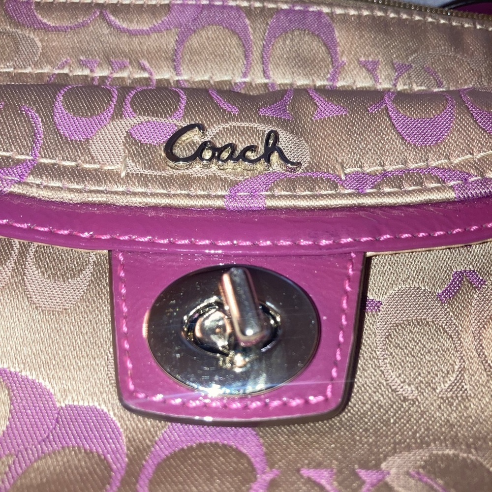 Coach Lavender Signature Crossbody with Magenta Strap - Picture 3 of 9